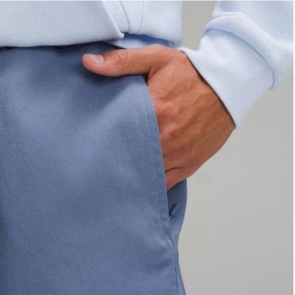 Lululemon Relaxed fit Pull-On Short Light Woven Size XXL - Picture 4 of 8